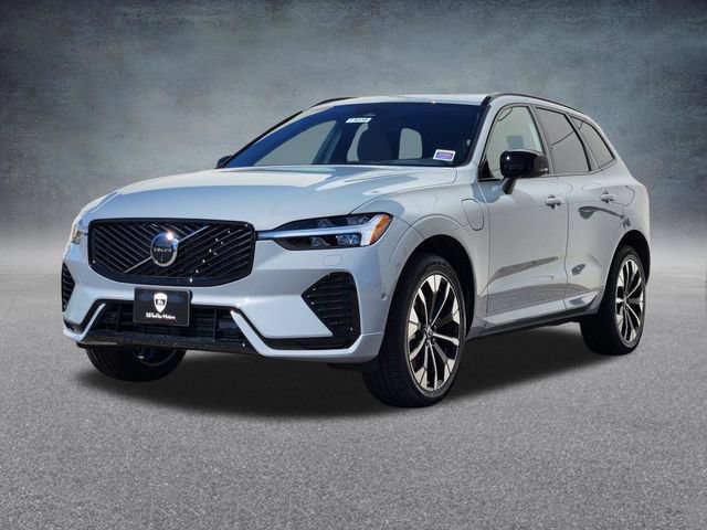 New 2026 Volvo XC60 T8 Plus w/ Climate Package PRO AWD/4WD image 3