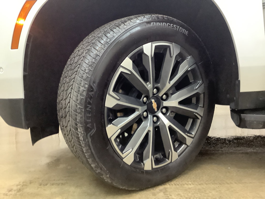 Used 2025 Chevrolet Suburban High Country AWD/4WD image 29