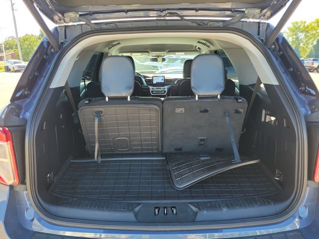 Used 2021 Ford Explorer XLT w/ Equipment Group 202A AWD/4WD image 29