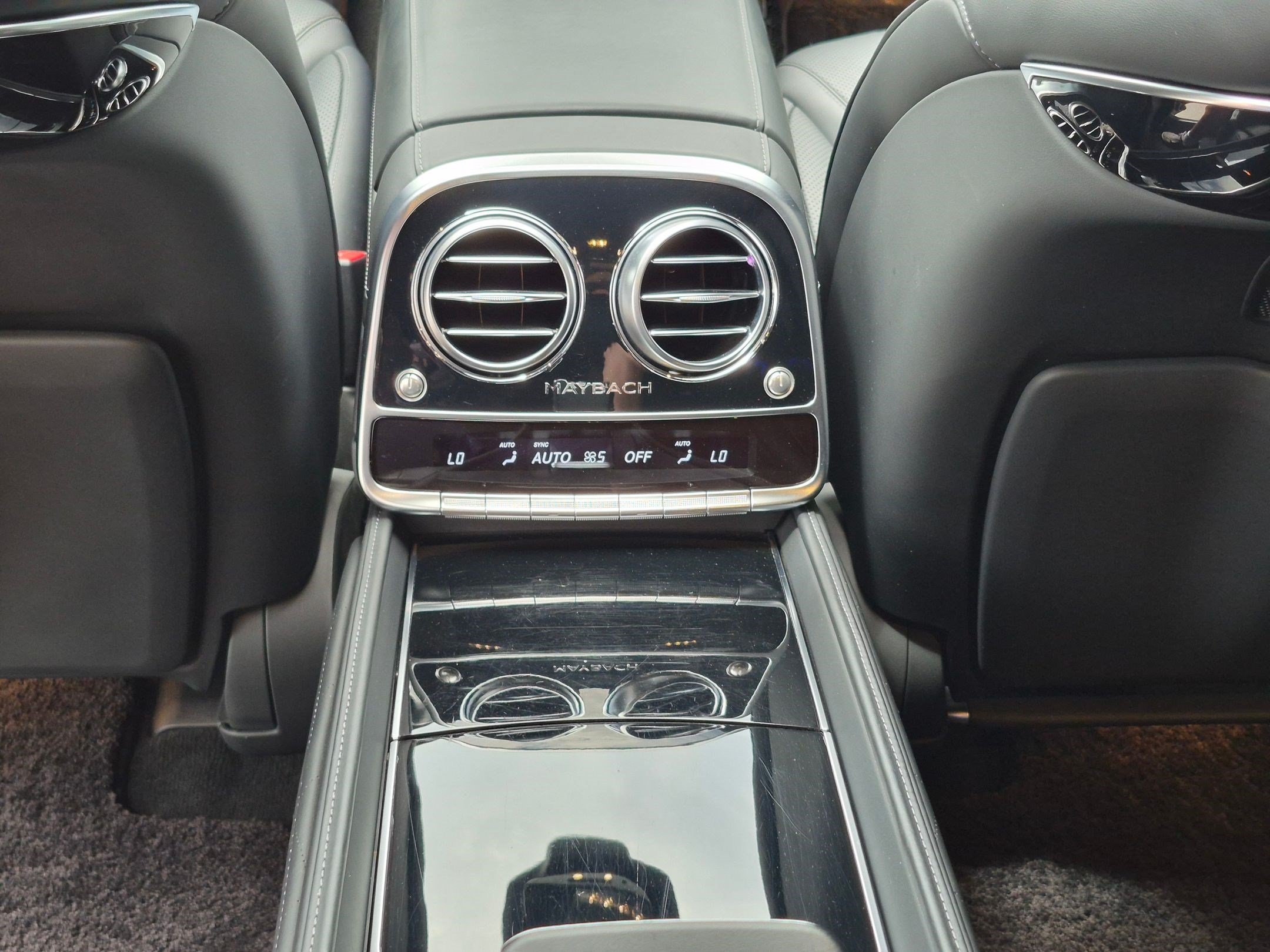 Used 2018 Mercedes-Benz Maybach S 650 image 24