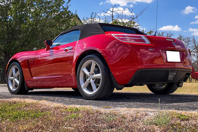 Used 2009 Saturn Sky w/ Premium Trim Package RWD image 17