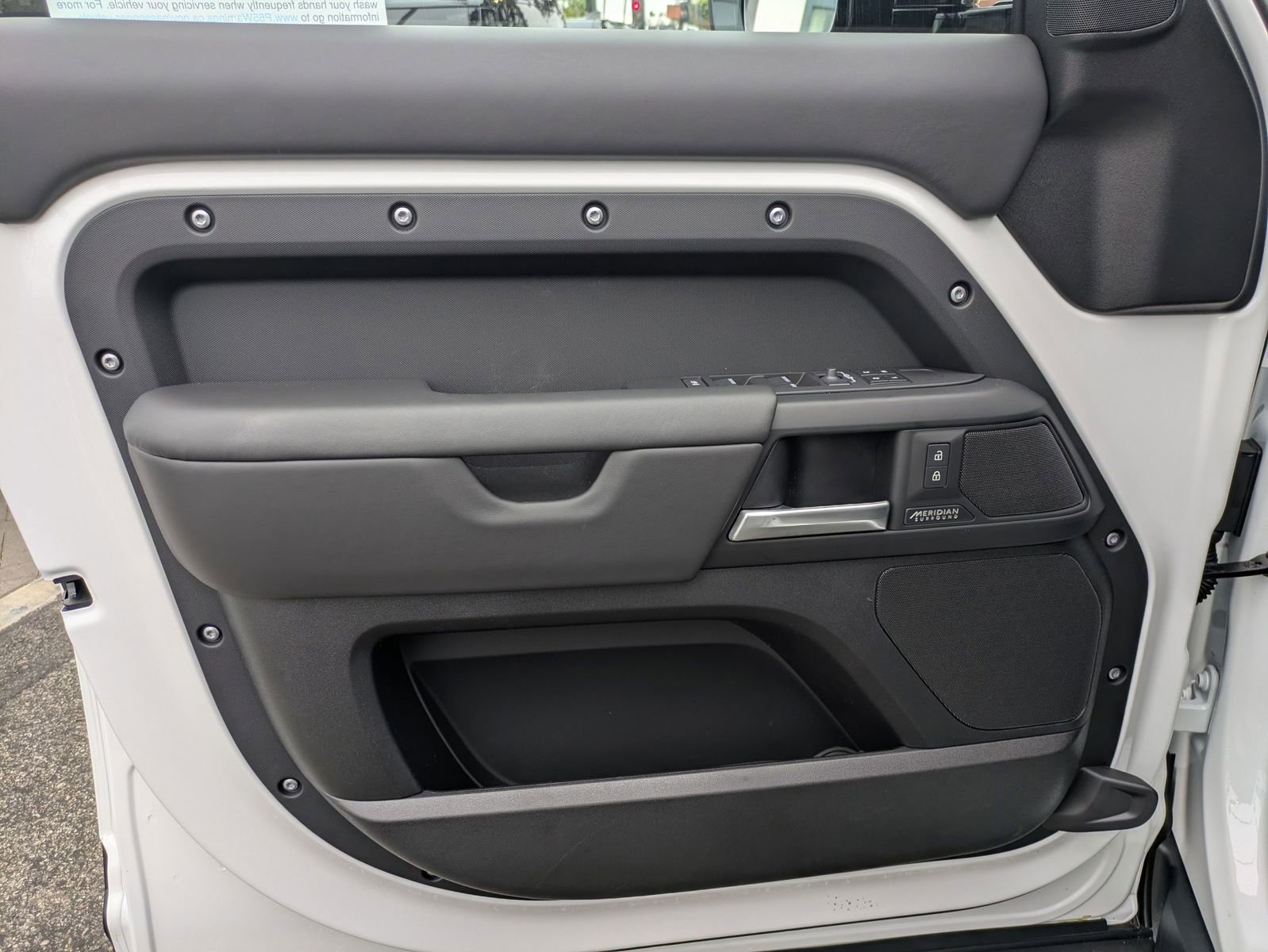 New 2026 Land Rover Defender 110 X-Dynamic SE image 12