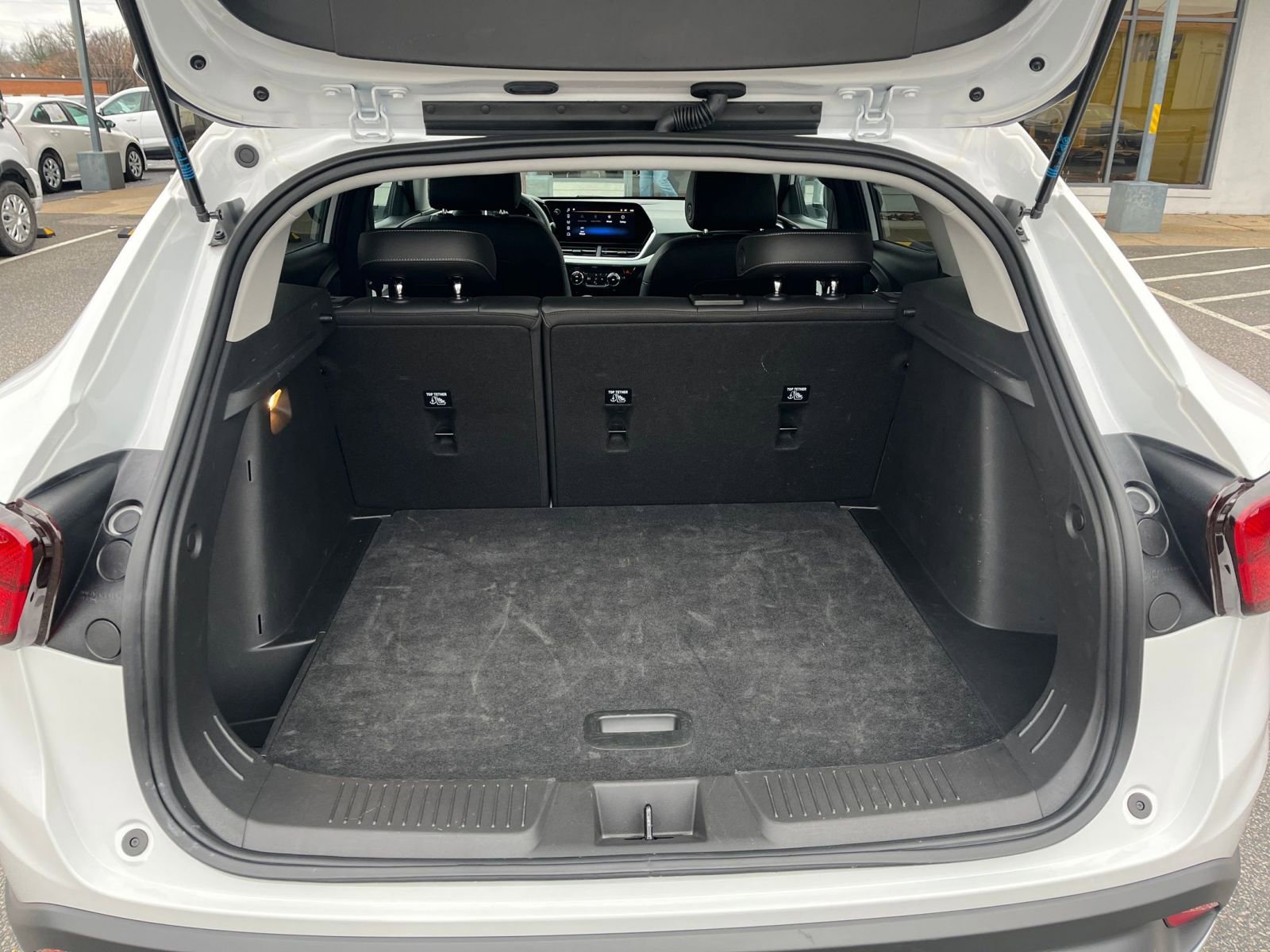 Used 2025 Chevrolet Trax LT w/ LT Convenience Package image 30