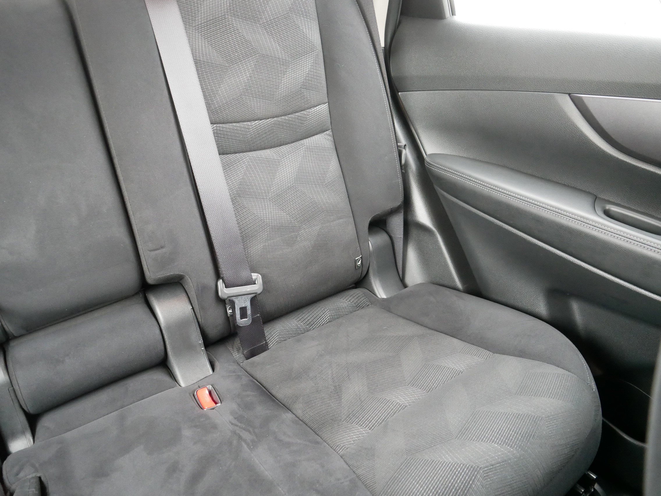 Used 2016 Nissan Rogue SV w/ SV Premium Package image 14
