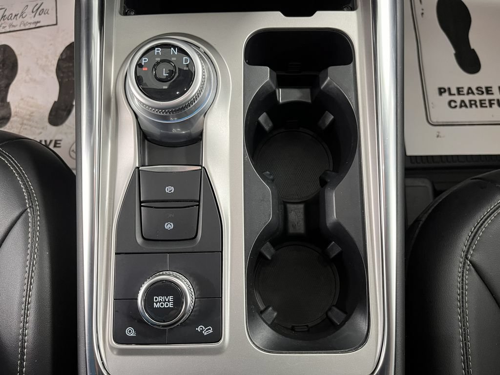 Used 2023 Ford Explorer XLT w/ Equipment Group 202A AWD/4WD image 9