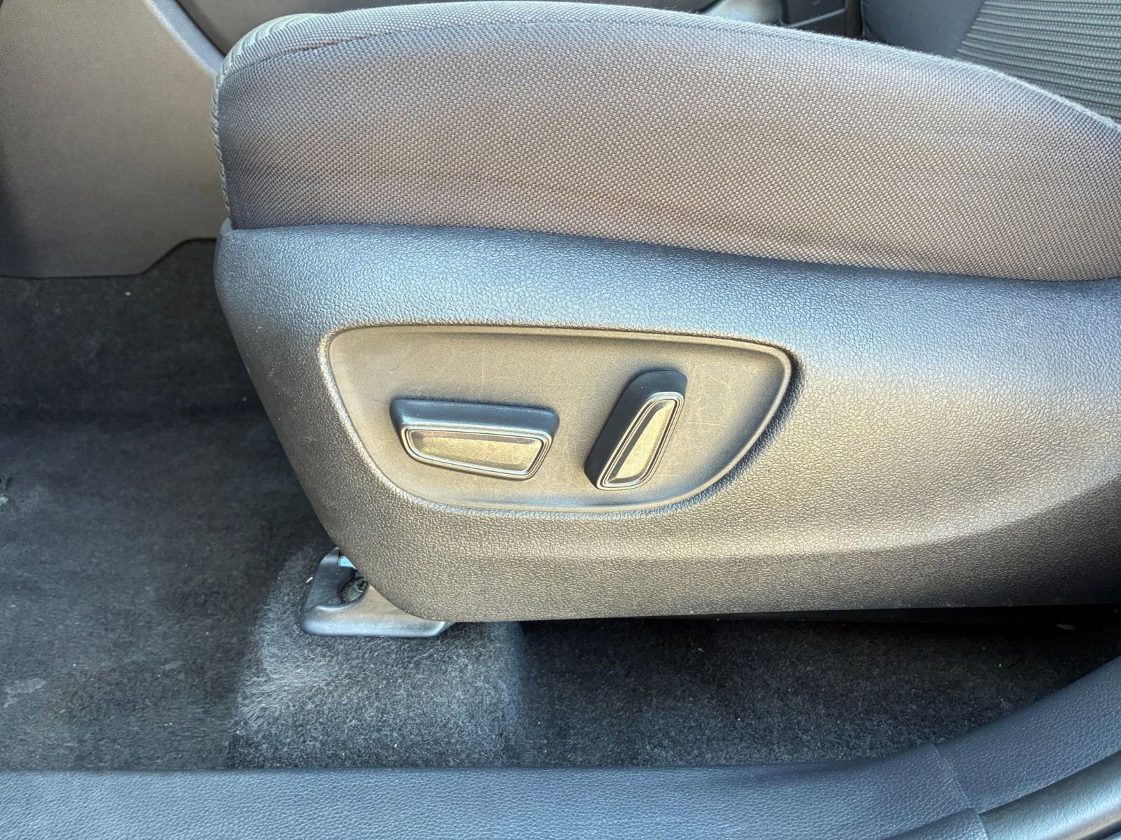 Used 2025 Toyota Highlander LE image 22