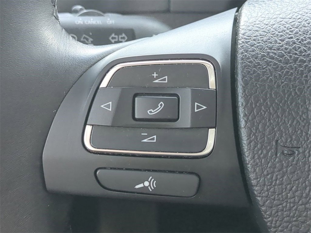 Used 2017 Volkswagen Tiguan Limited w/ Premium Package image 24