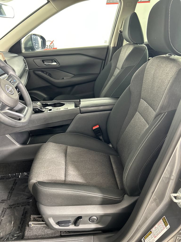Used 2024 Nissan Rogue SV FWD image 12