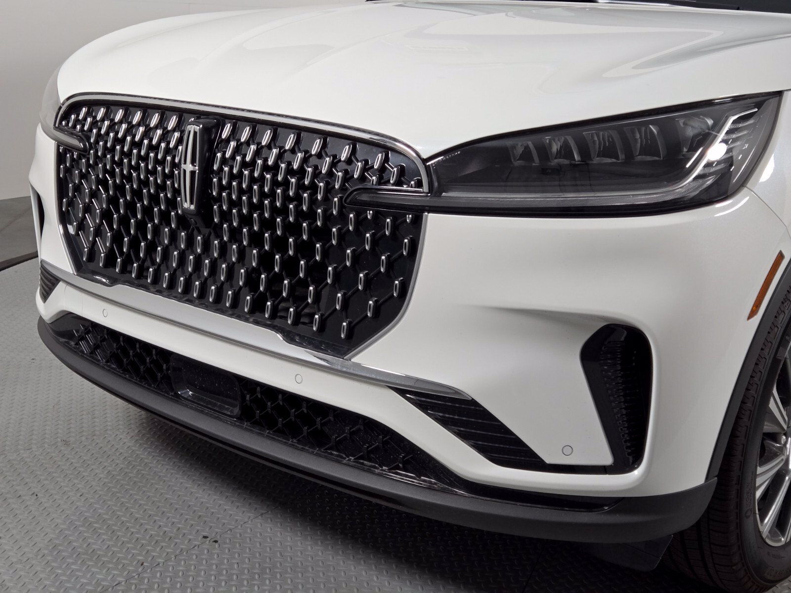 New 2026 Lincoln Aviator AWD image 10