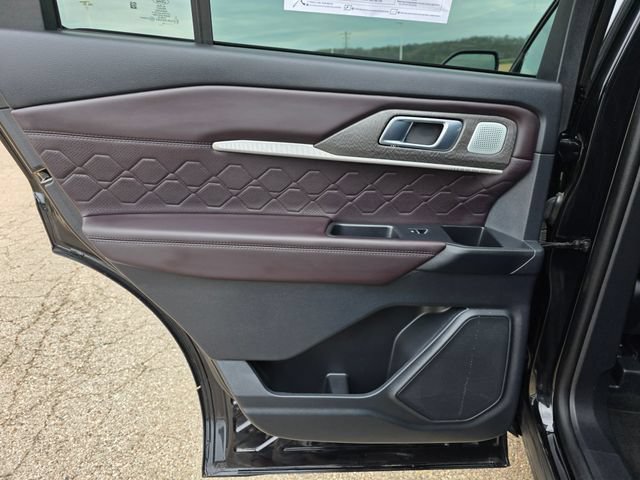 Used 2025 Ford Explorer Platinum w/ LUX Leather Package AWD/4WD image 41