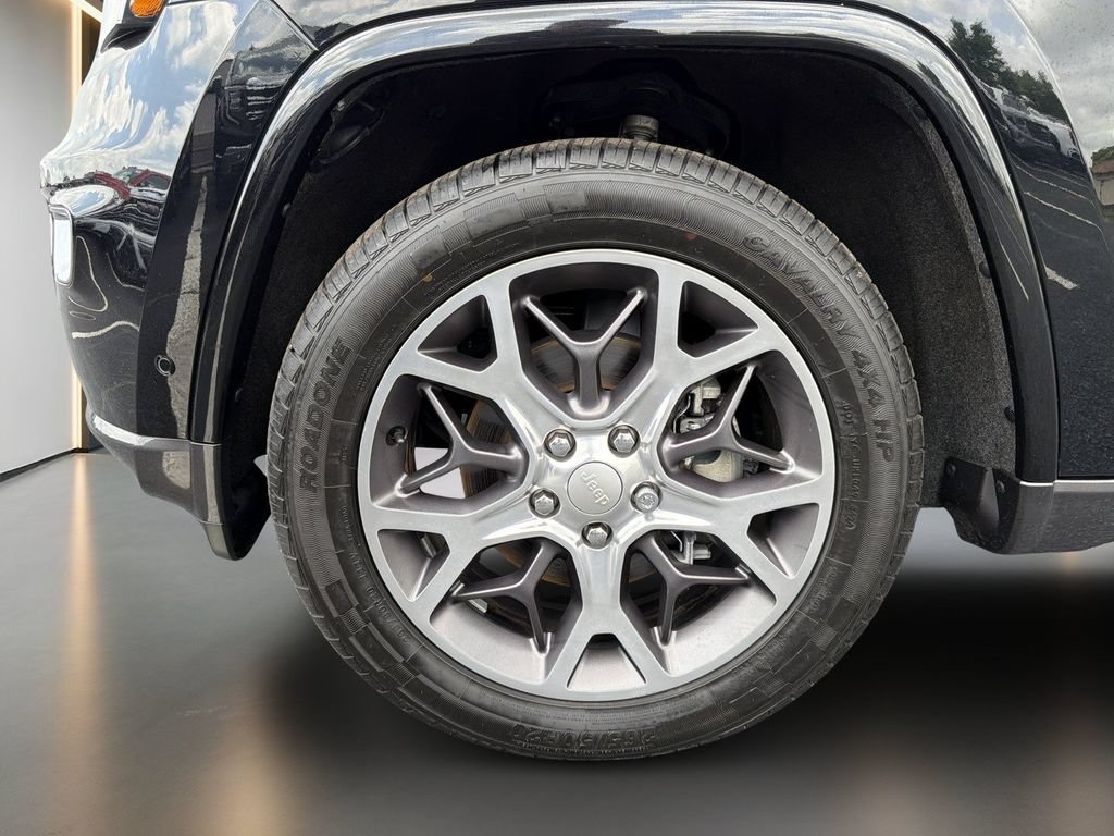 Used 2018 Jeep Grand Cherokee Limited AWD/4WD image 10