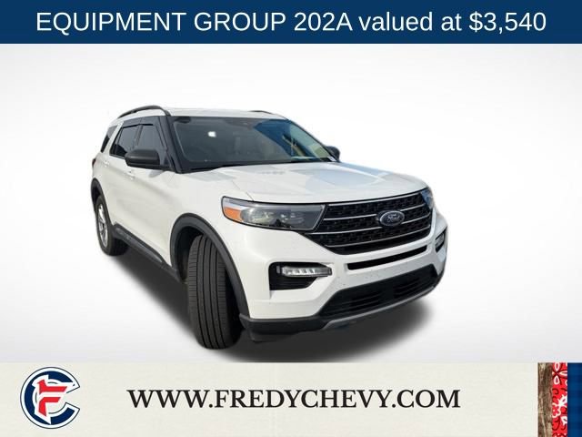 Used 2021 Ford Explorer XLT w/ Equipment Group 202A image 3