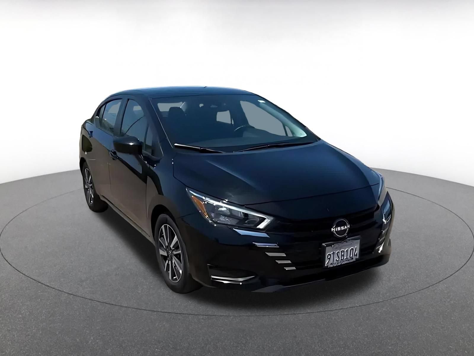 Used 2025 Nissan Versa SV FWD image 3