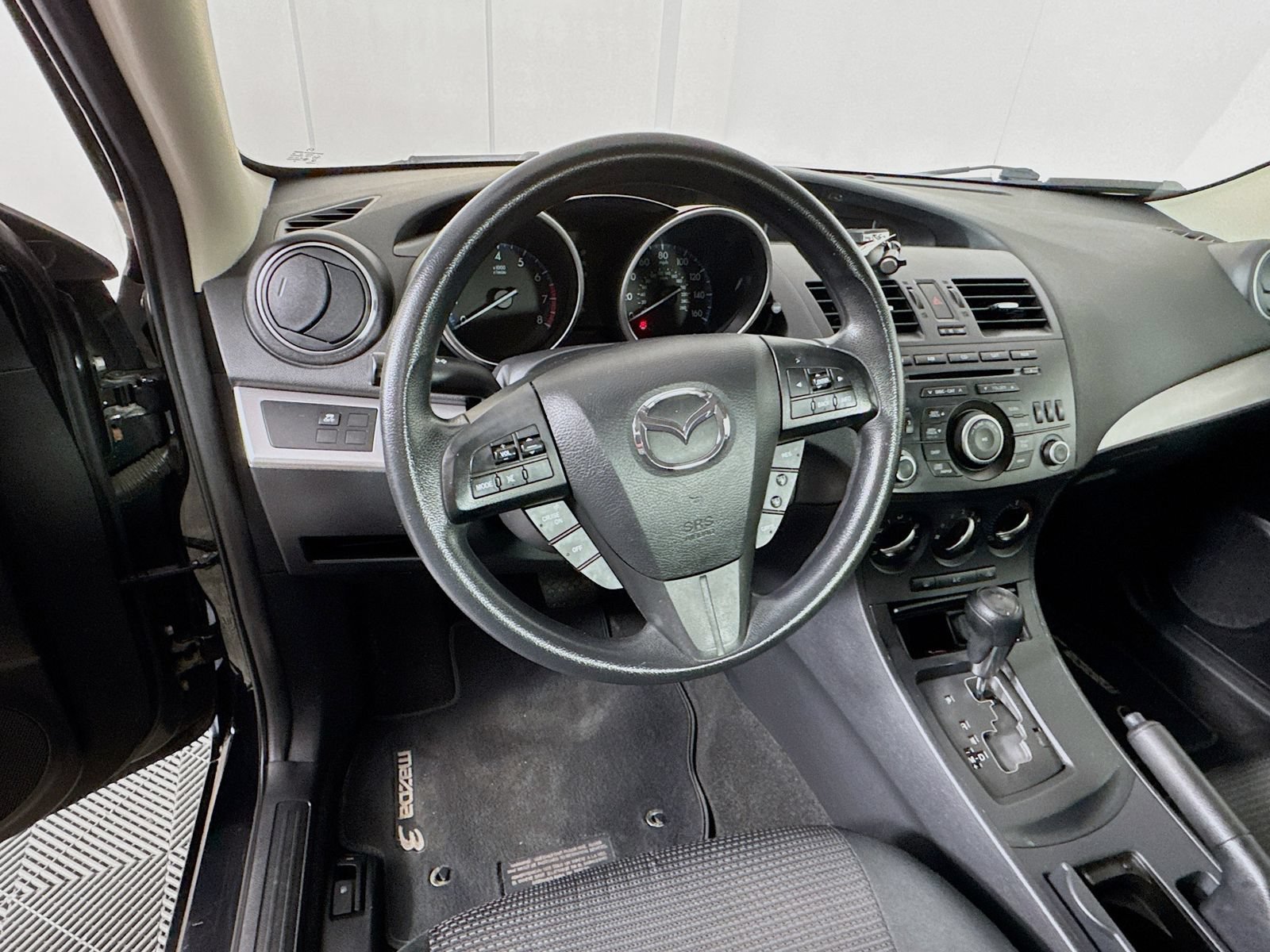 Used 2013 MAZDA MAZDA3 i Sport FWD image 11