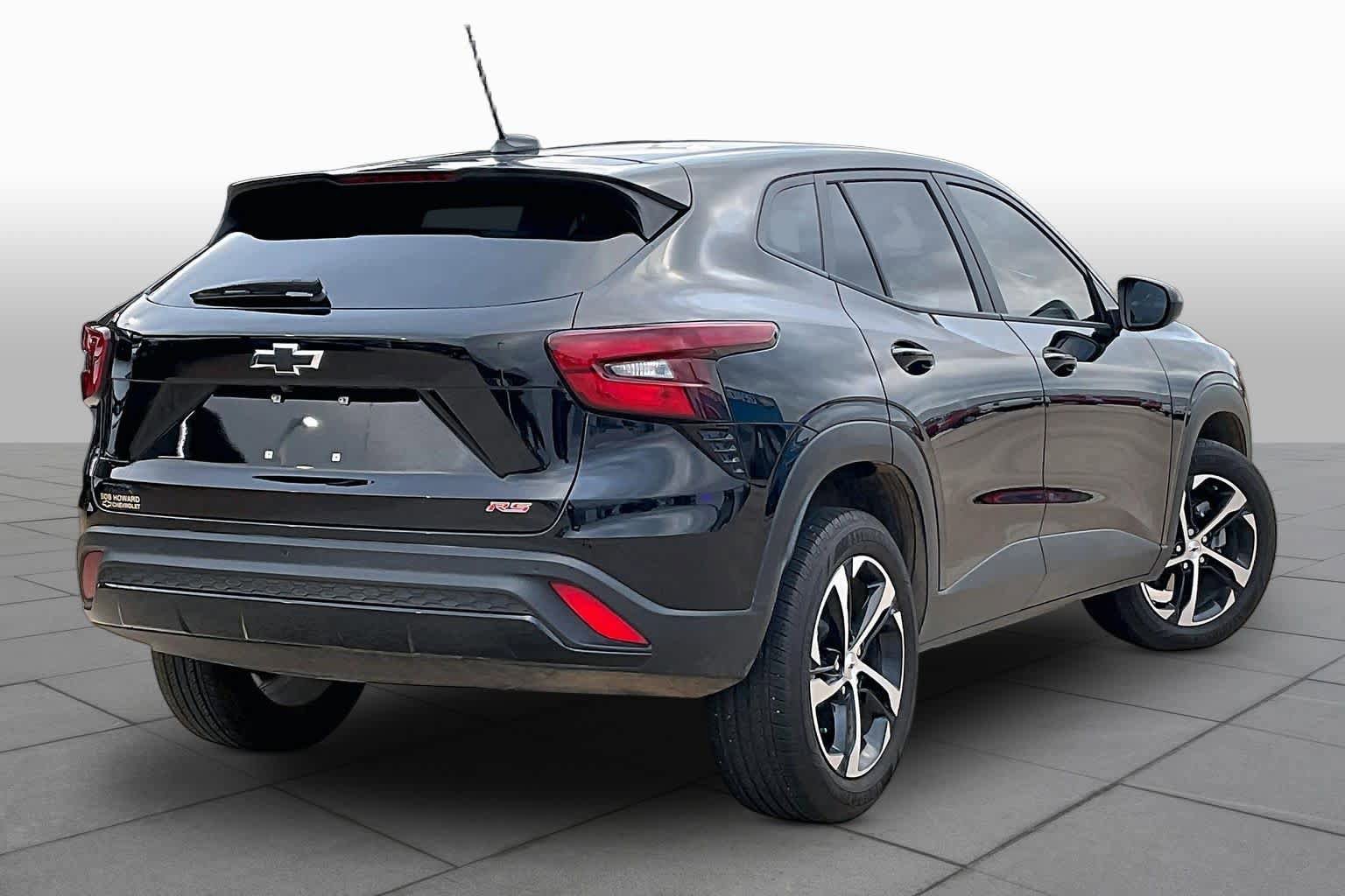 Certified 2025 Chevrolet Trax RS w/ Driver Confidence Package FWD image 14
