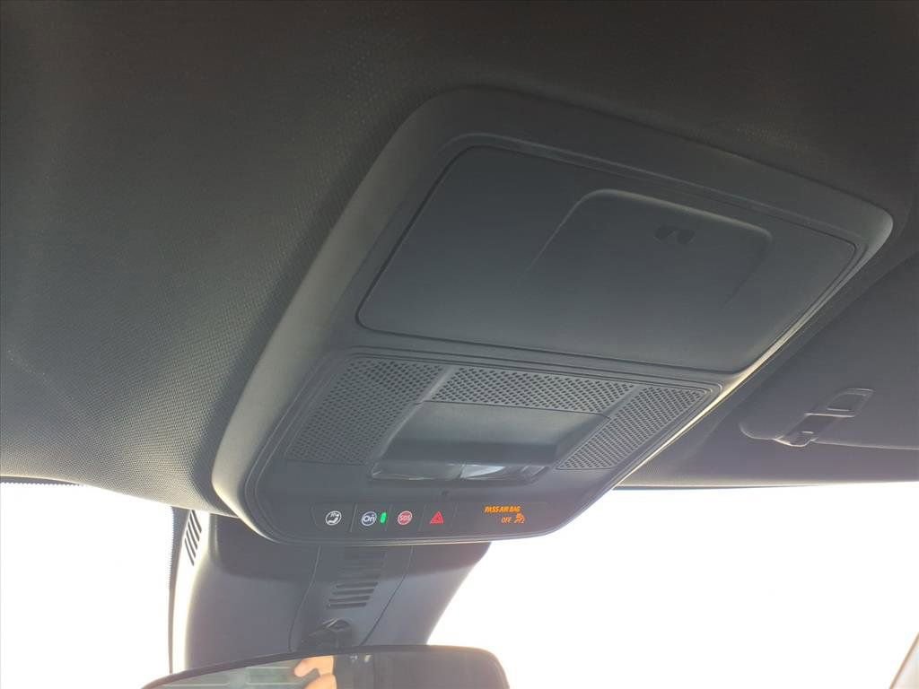 Used 2025 GMC Acadia Elevation image 23