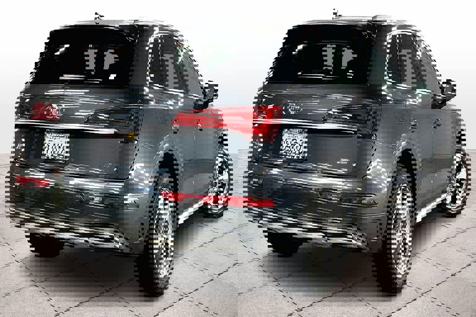 Used 2023 Audi Q5 2.0T Premium w/ Convenience Package image 15