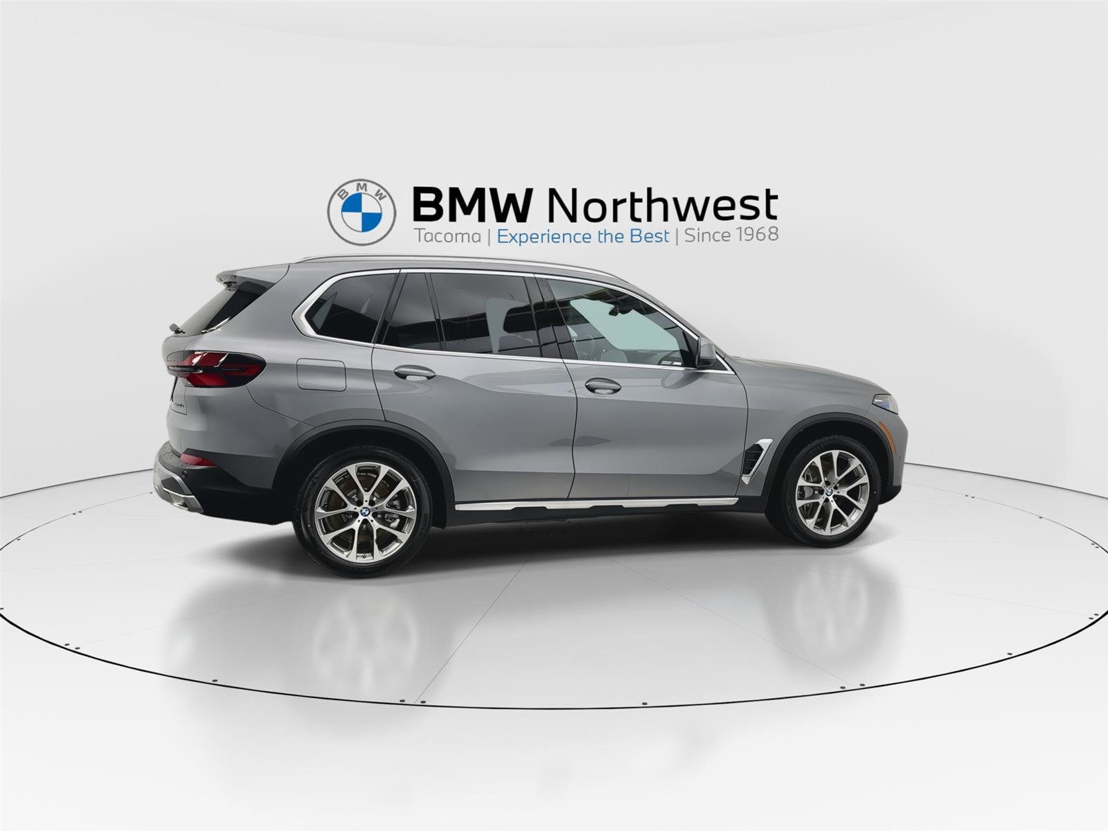 New 2026 BMW X5 xDrive50e w/ Climate Comfort Package image 4