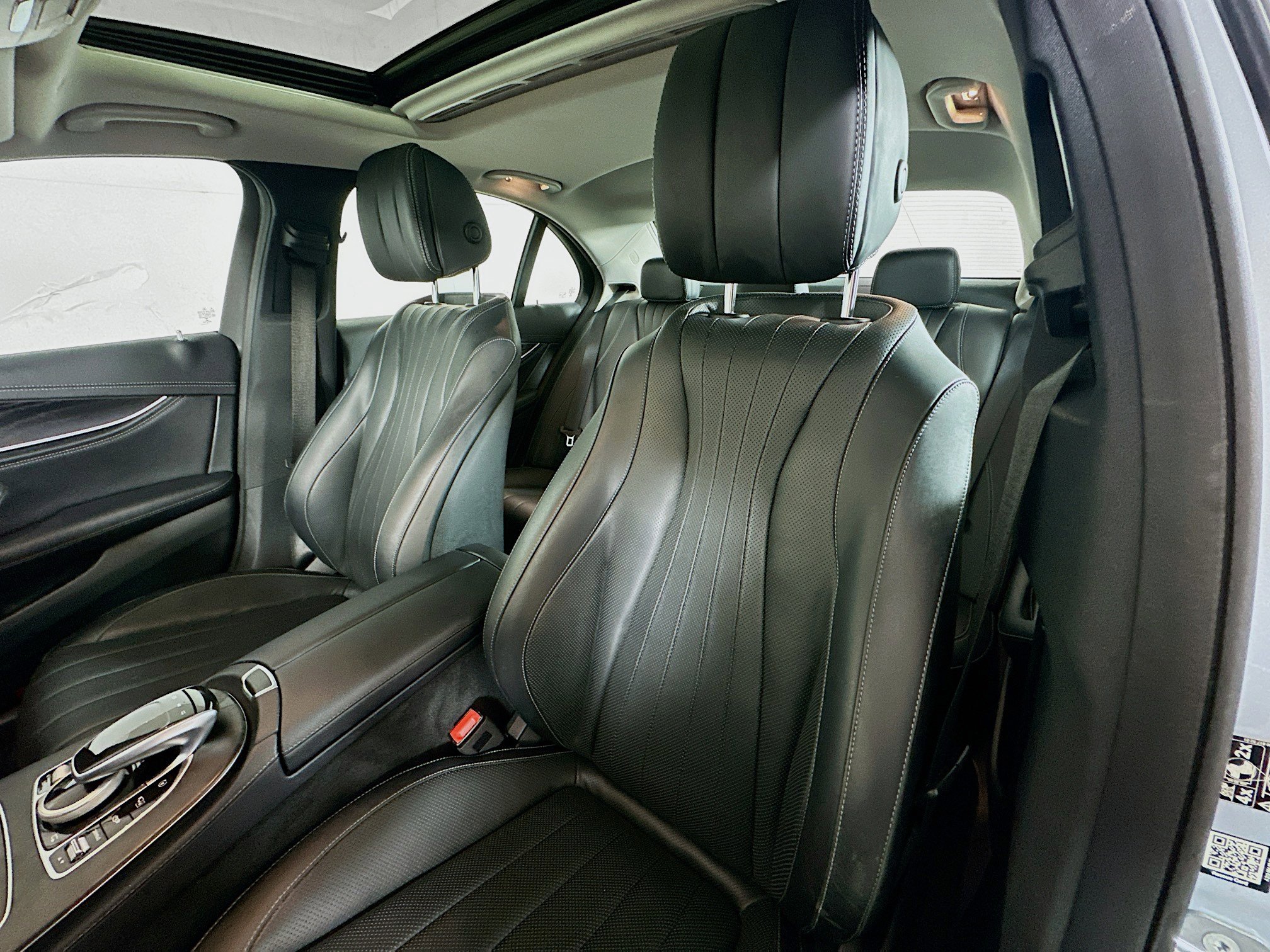 Used 2018 Mercedes-Benz E 300 4MATIC image 22