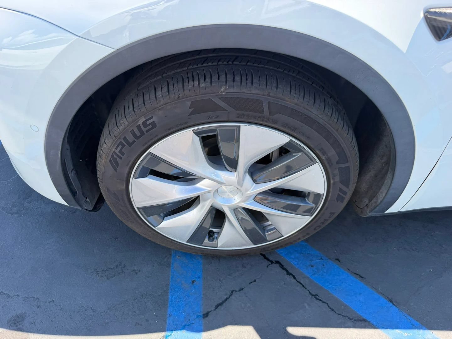 Used 2020 Tesla Model Y Long Range AWD/4WD image 30