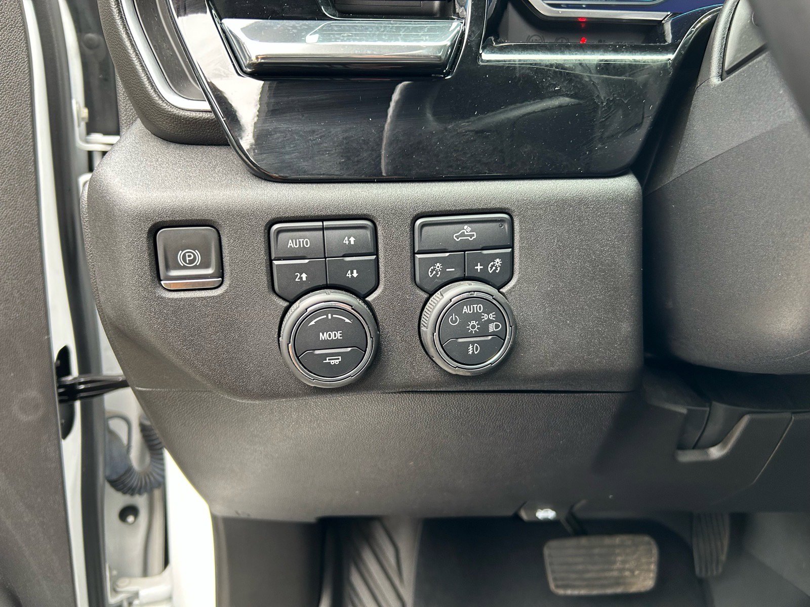 Used 2022 Chevrolet Silverado 1500 RST AWD/4WD image 18