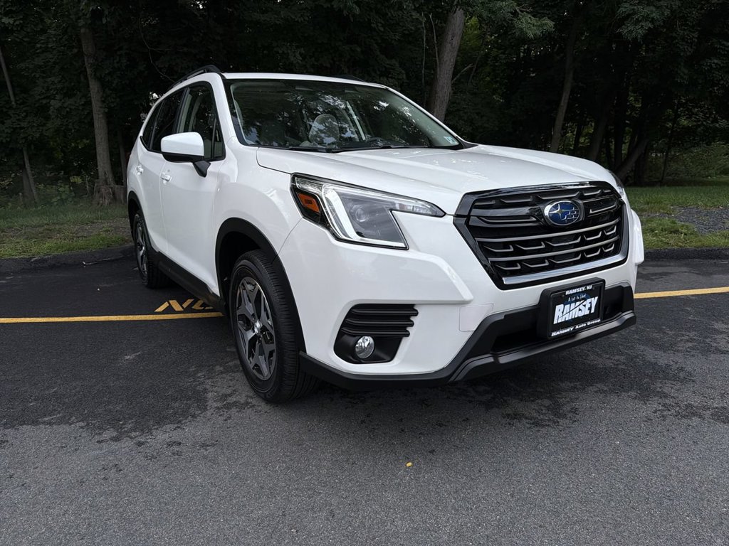 Certified 2023 Subaru Forester Premium AWD/4WD image 2