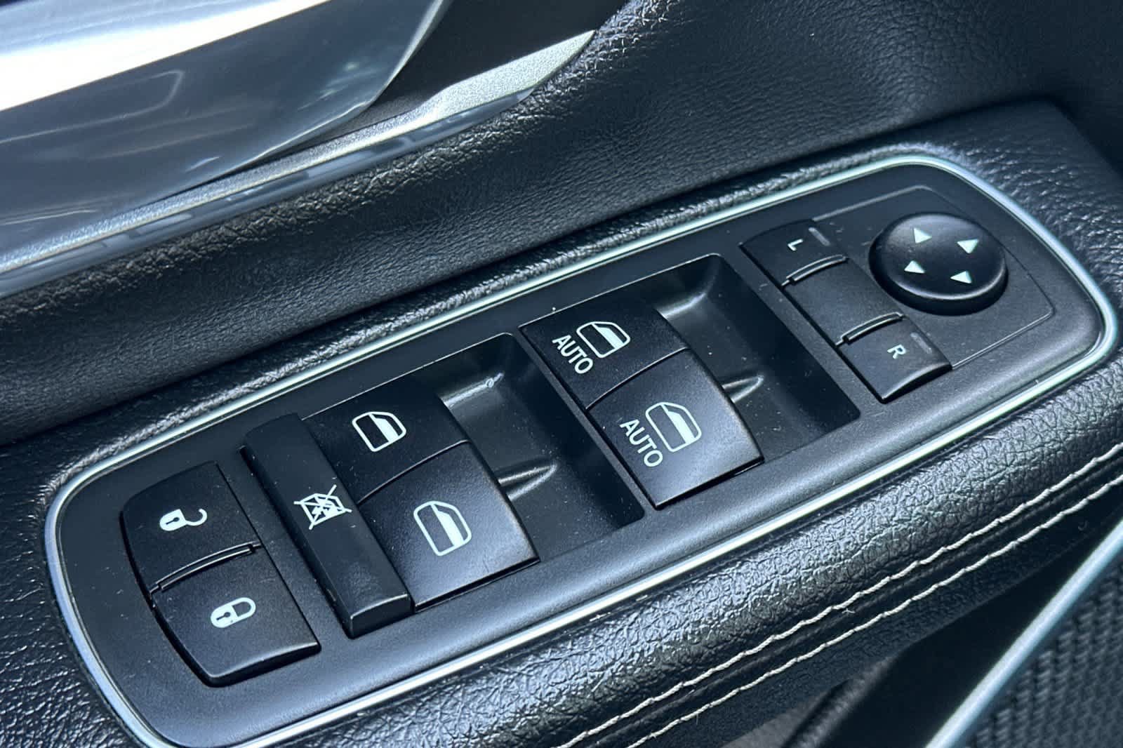 Used 2020 RAM 1500 Laramie w/ Sport Appearance Package AWD/4WD image 13