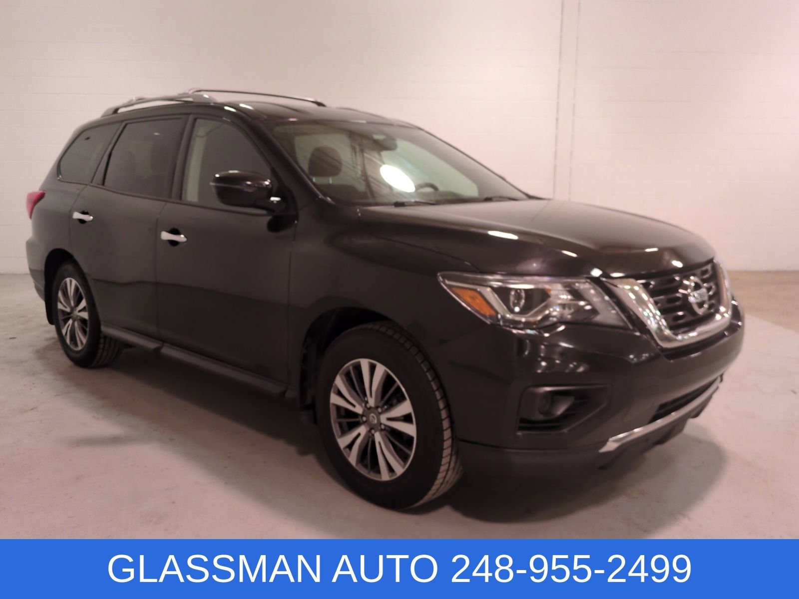 Used 2020 Nissan Pathfinder S FWD image 1