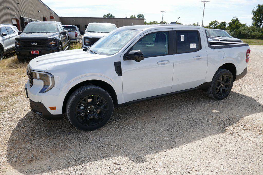 New 2025 Ford Maverick Lariat w/ Black Appearance Package image 9