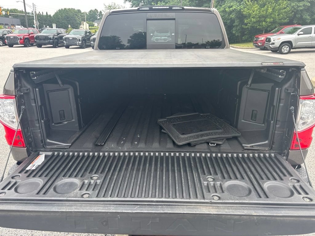 Used 2018 Nissan Titan Platinum Reserve w/ Platinum Utility Package AWD/4WD image 9