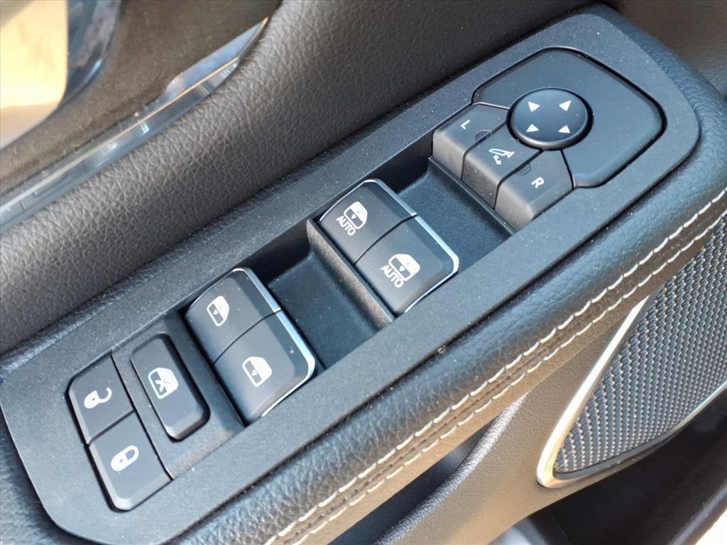 Used 2025 RAM 1500 Laramie image 15