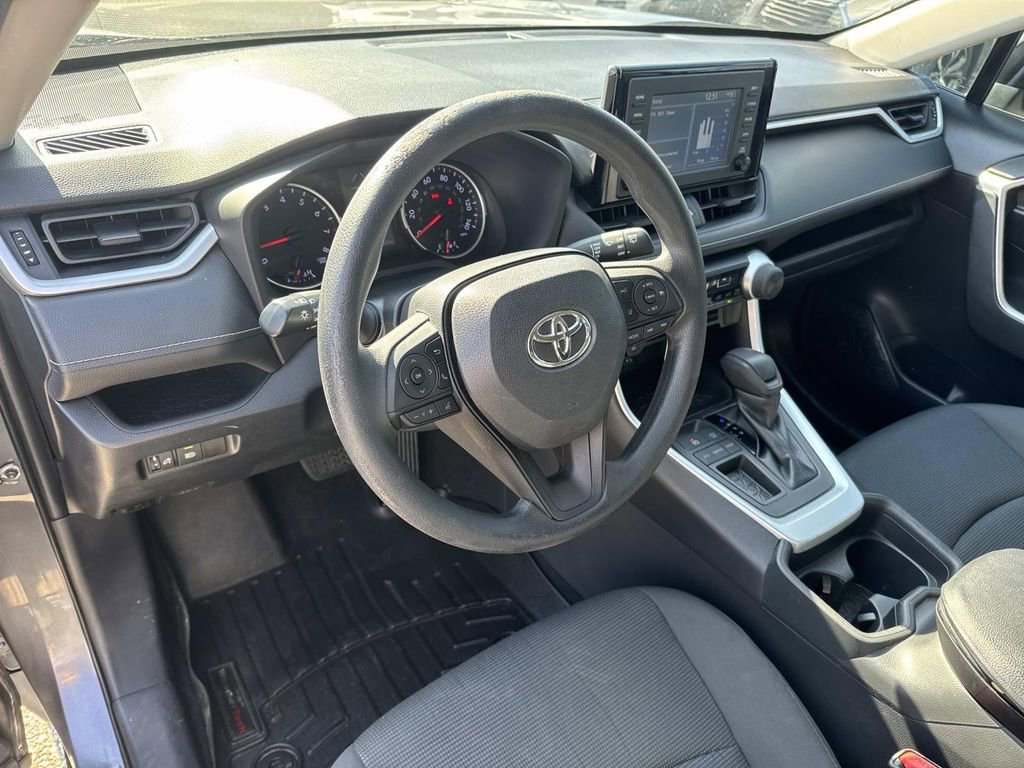 Used 2019 Toyota RAV4 LE image 19