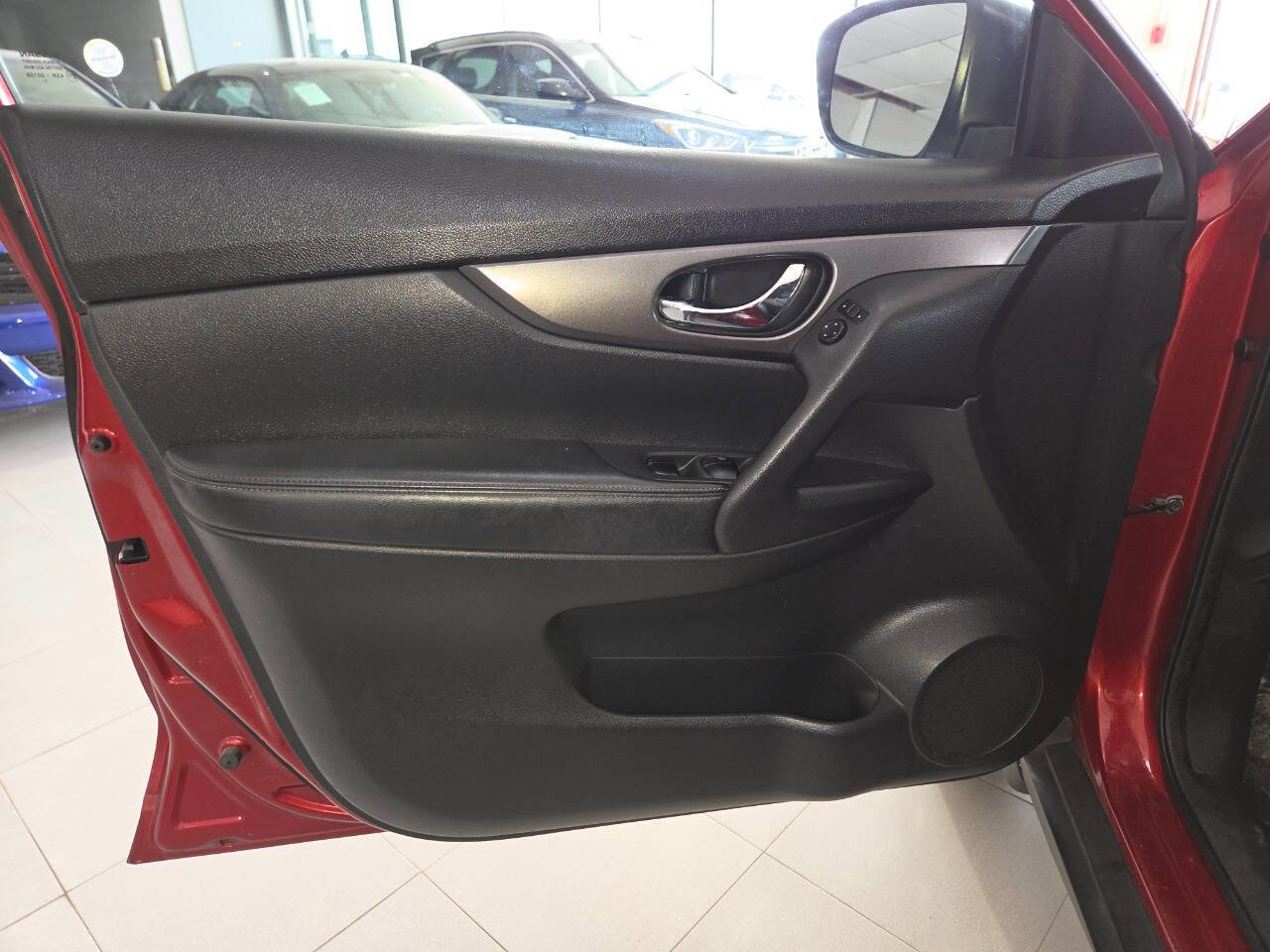 Used 2016 Nissan Rogue S image 13