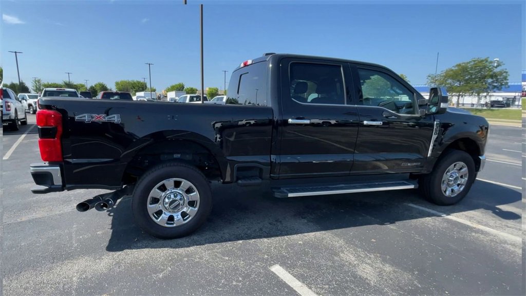 Used 2023 Ford F350 Lariat w/ Chrome Package image 2