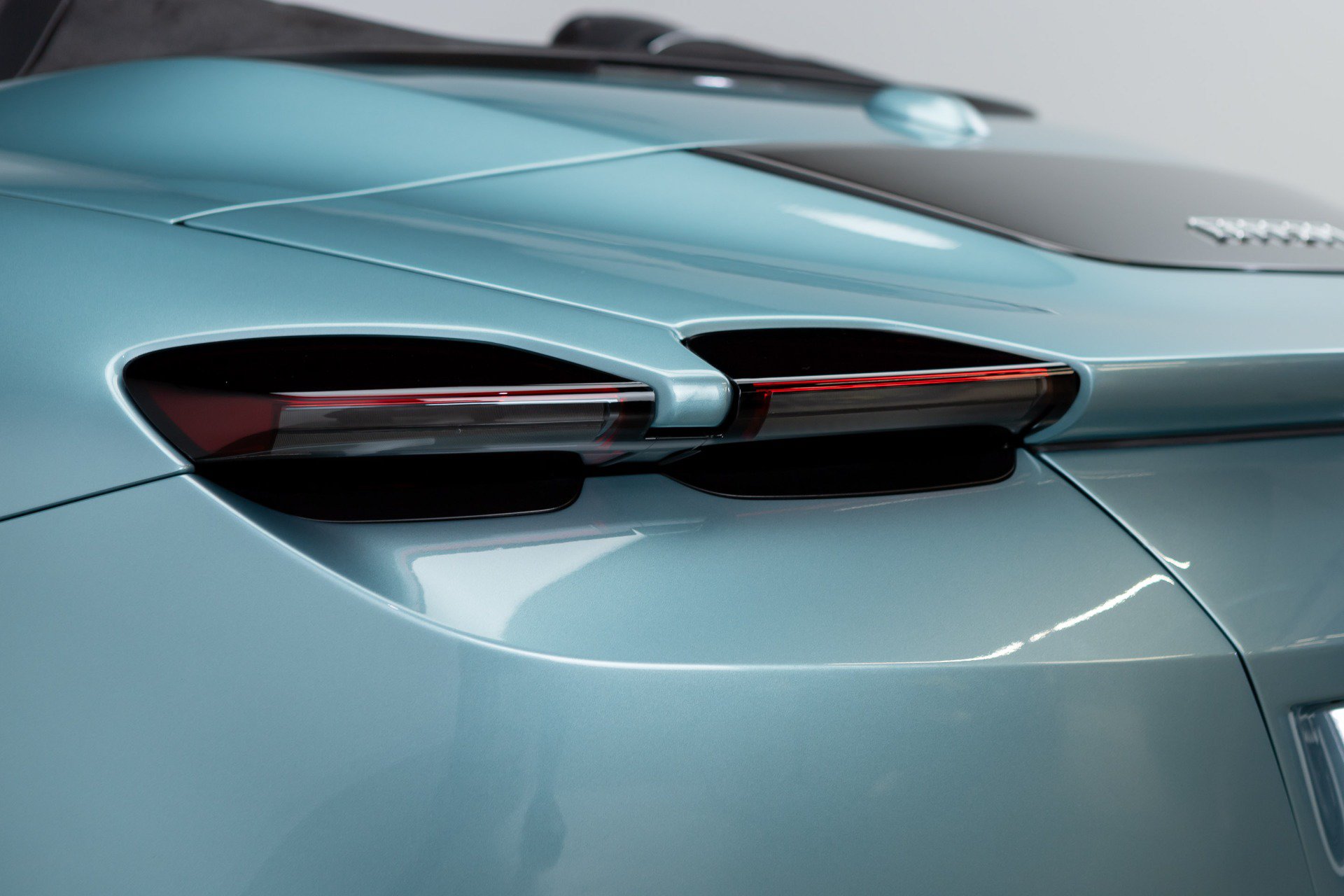Certified 2024 Ferrari Roma Spider RWD image 88