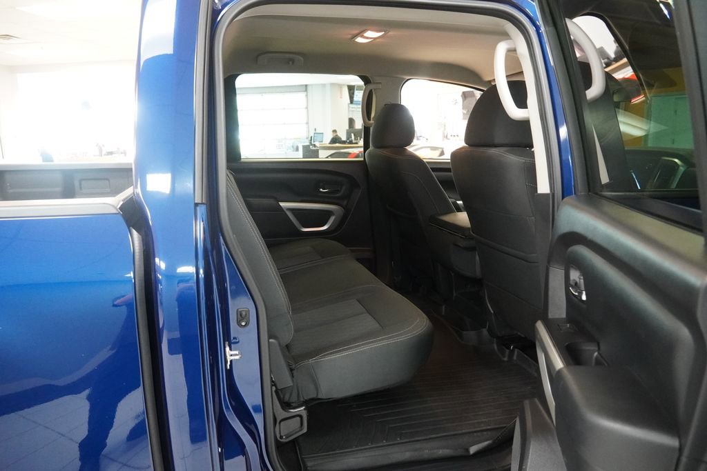 Used 2019 Nissan Titan SV AWD/4WD image 22