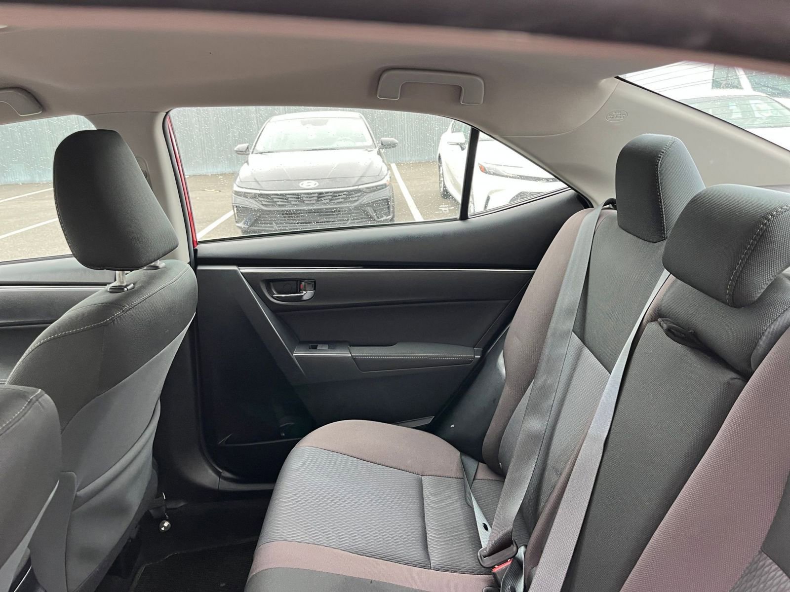 Used 2018 Toyota Corolla LE FWD image 37