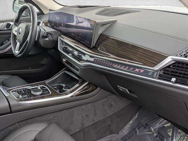 Used 2024 BMW X7 xDrive40i w/ Premium Package image 25