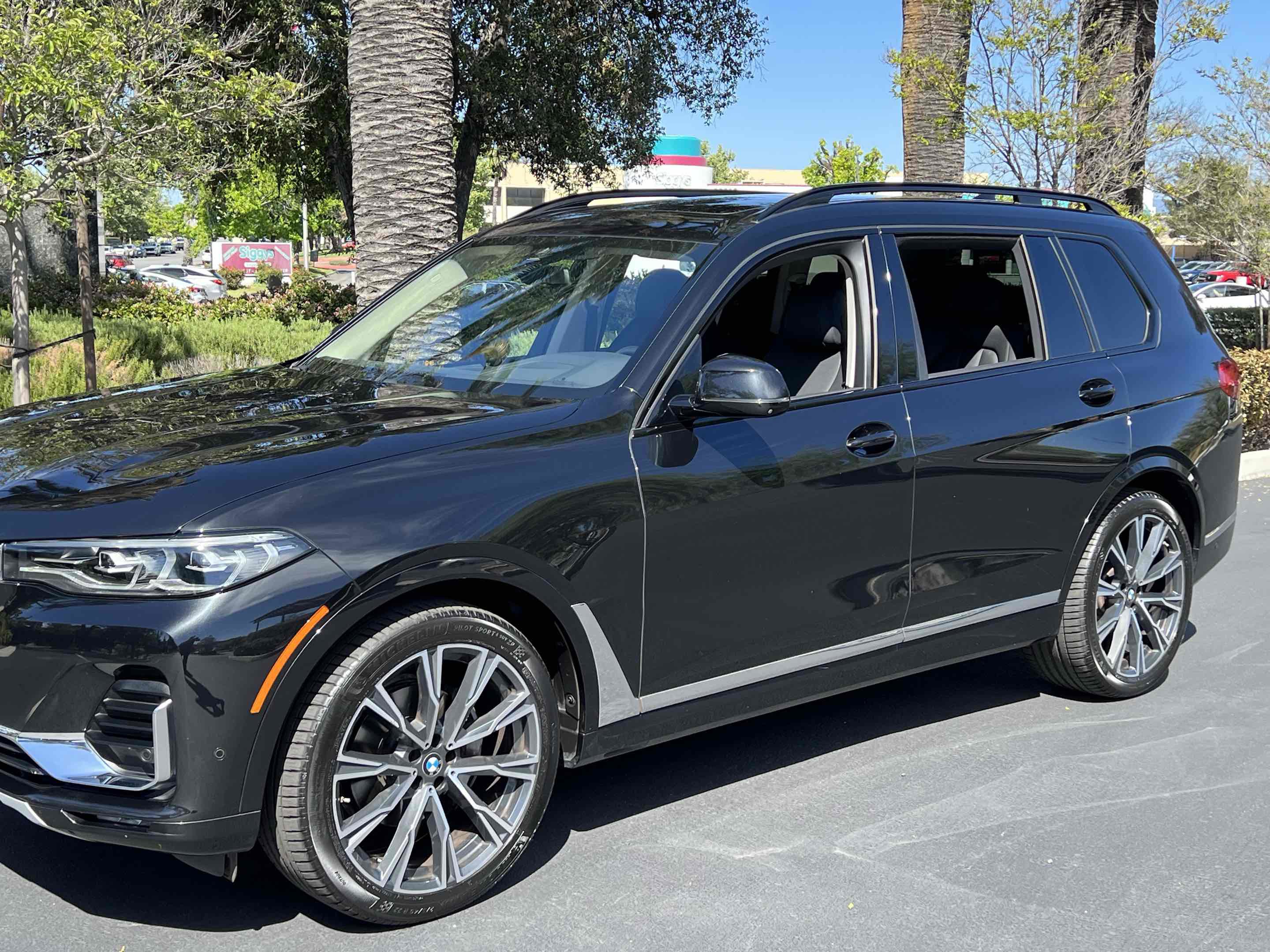 Used 2022 BMW X7 xDrive40i w/ Premium Package AWD/4WD image 54