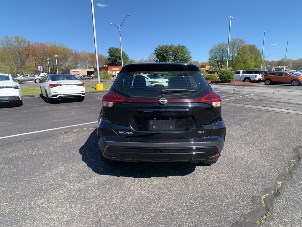 Used 2024 Nissan Kicks SR FWD image 5