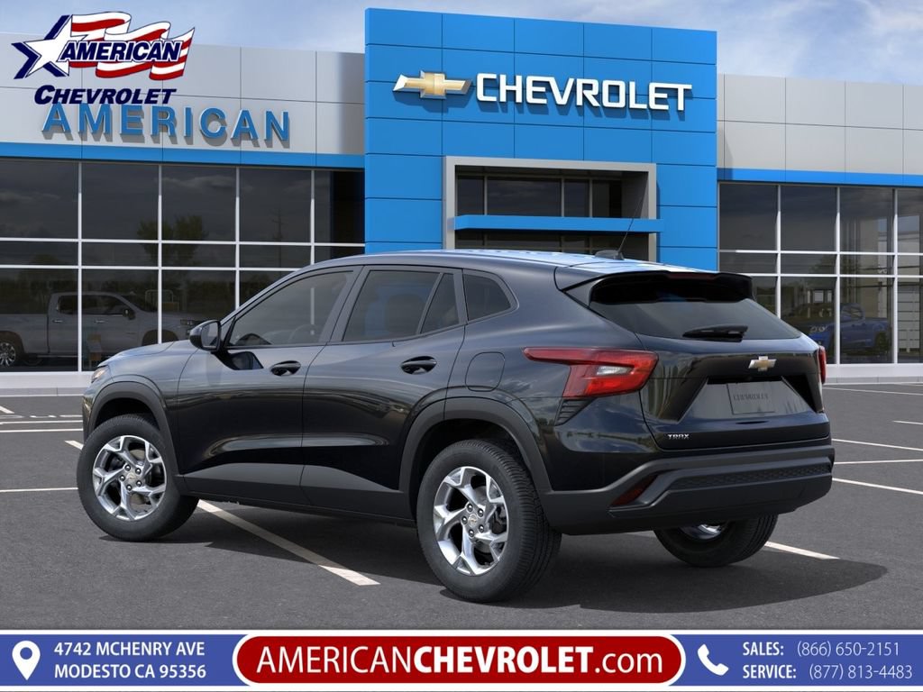 New 2026 Chevrolet Trax LS w/ LS Convenience Package FWD image 4