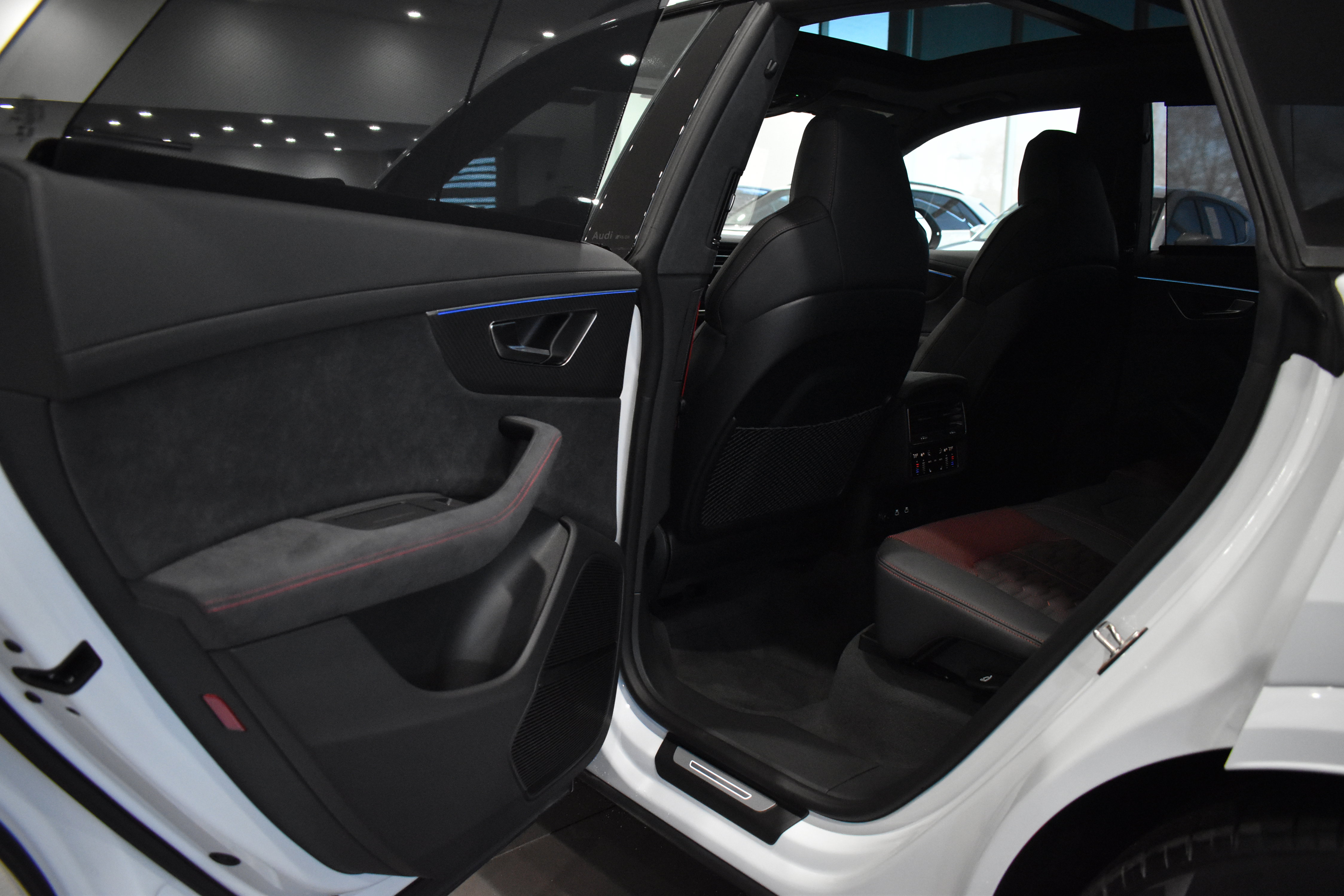 New 2026 Audi RS Q8 performance image 37