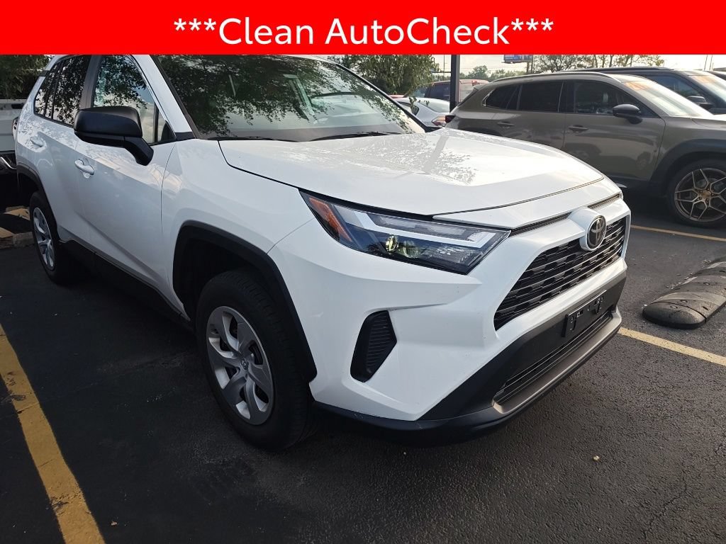 Used 2023 Toyota RAV4 LE AWD/4WD image 3