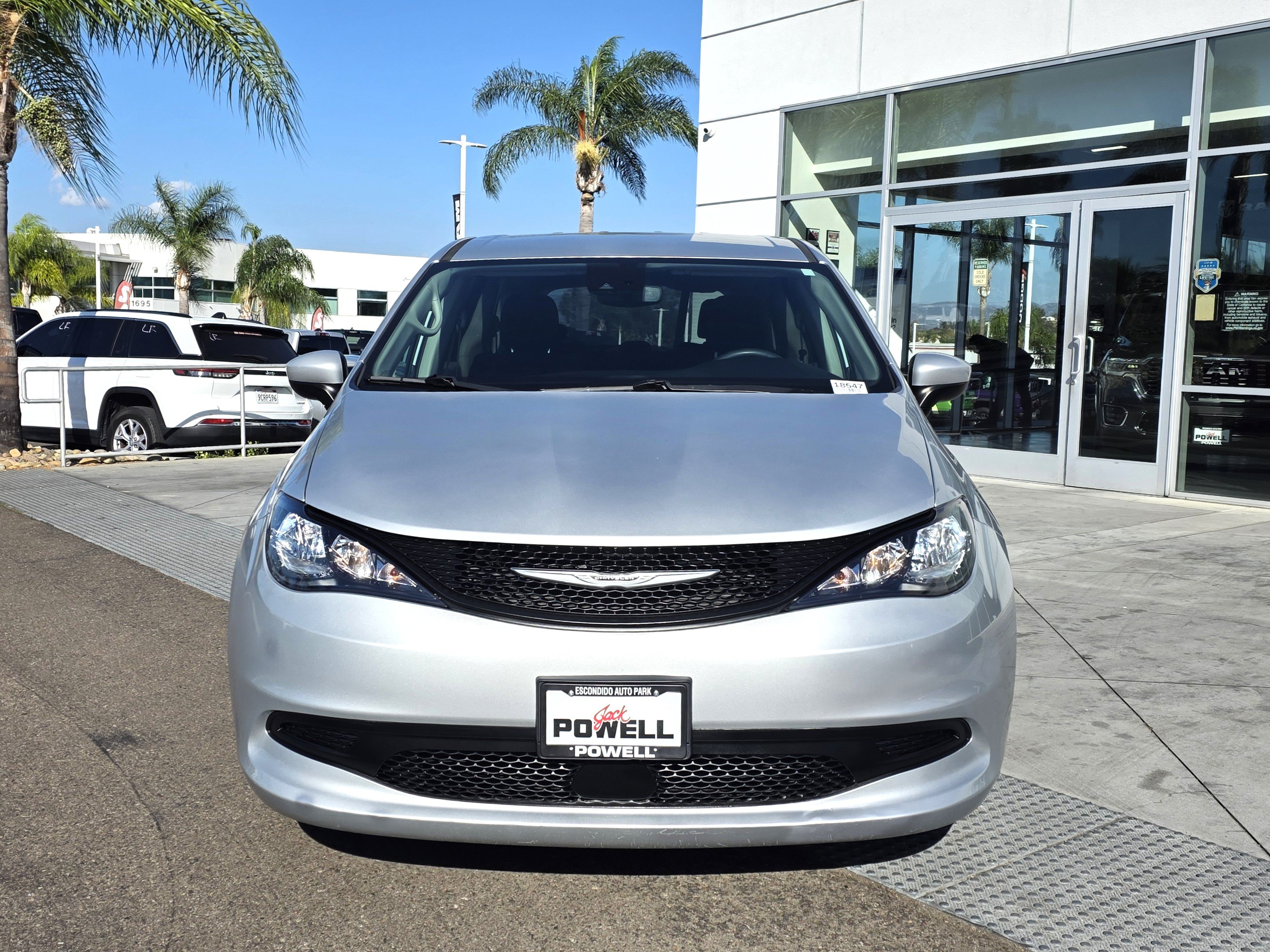 Certified 2023 Chrysler Voyager LX FWD image 7