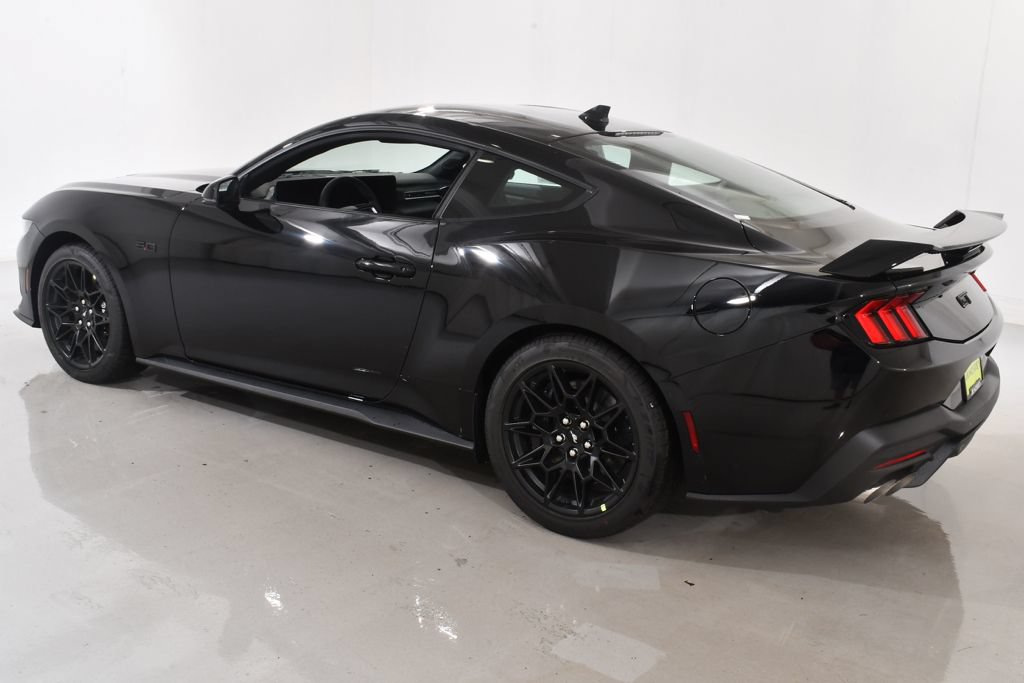 New 2026 Ford Mustang GT Premium w/ GT Performance Package RWD image 15