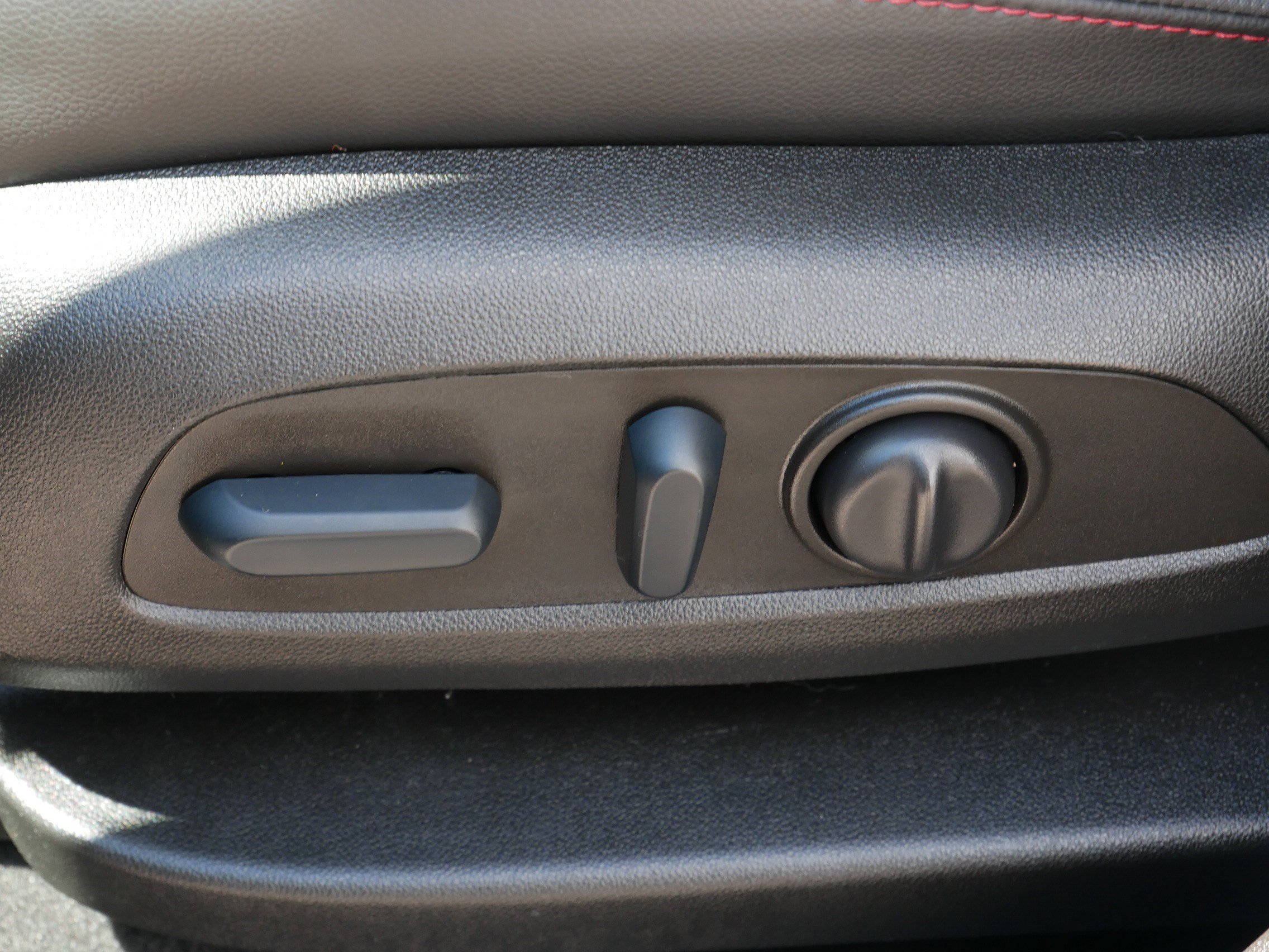 Used 2022 Chevrolet Equinox RS w/ Infotainment Package AWD/4WD image 19