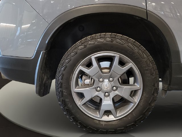 Used 2025 Honda Passport TrailSport image 40