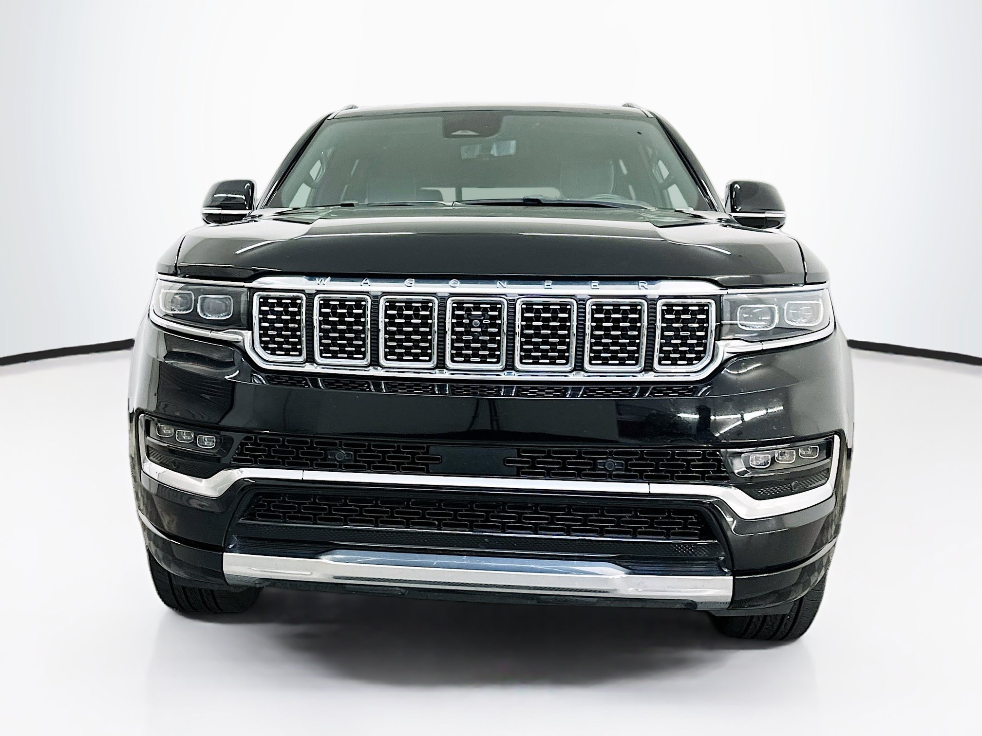 Used 2023 Jeep Grand Wagoneer Series II AWD/4WD image 2