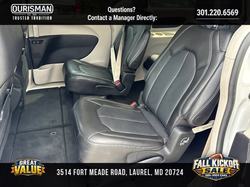 Used 2024 Chrysler Pacifica Touring-L FWD image 19