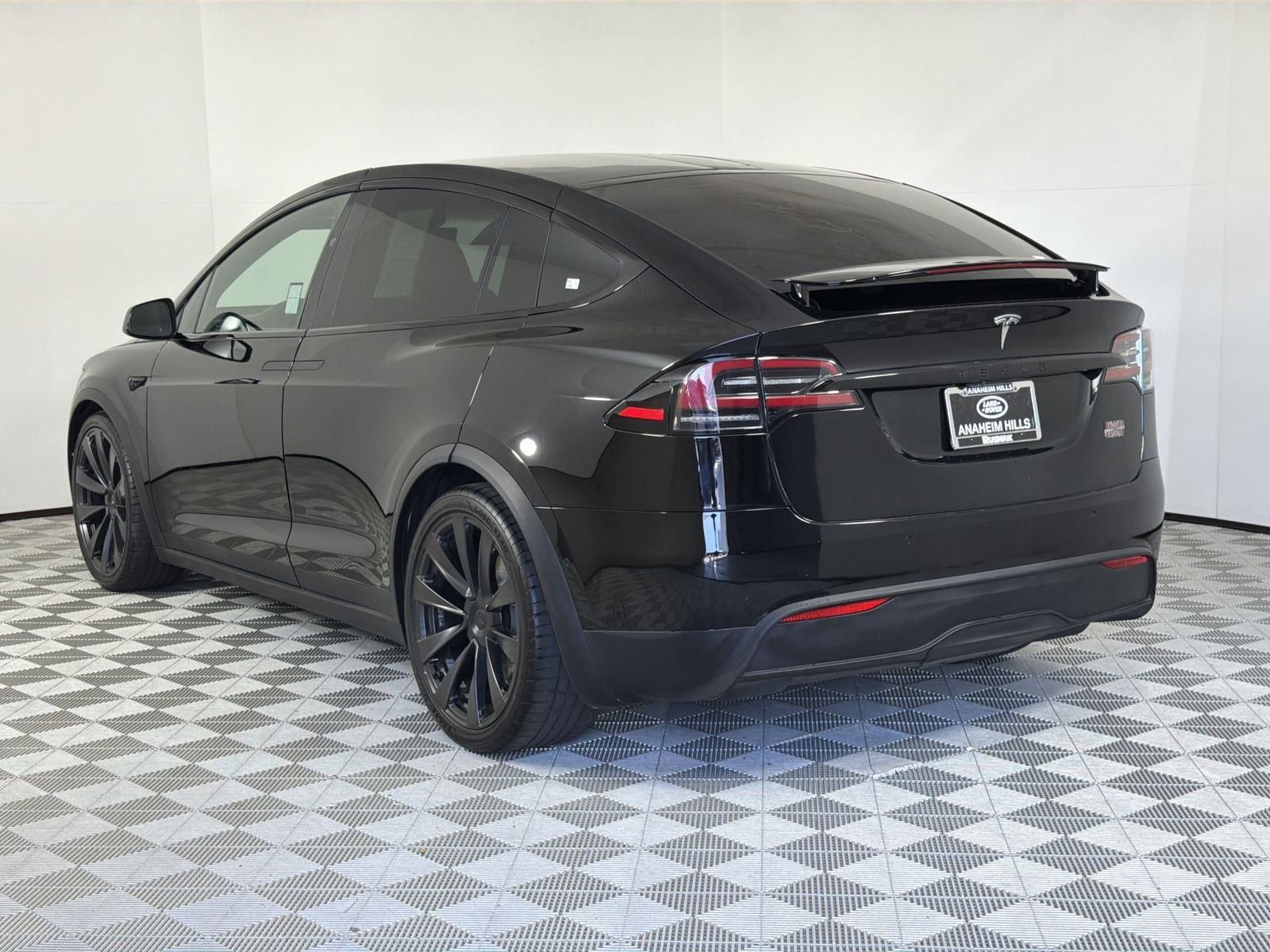 Used 2022 Tesla Model X Plaid image 3